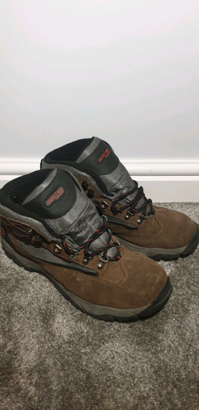 hi tec 50 peaks mens walking boots
